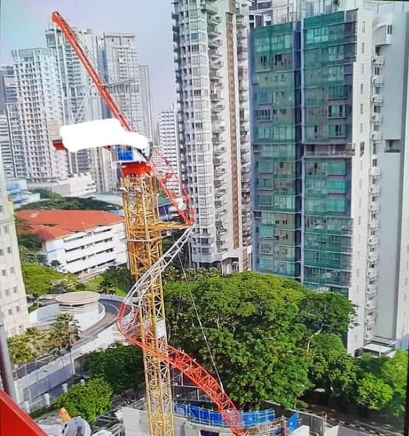 新加坡工地10层楼高塔吊坍塌致死！目击者爆料